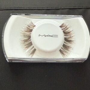 Mac eyelashes BA2
